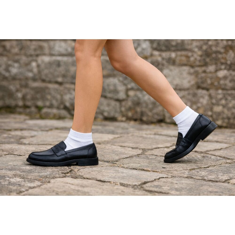 Blondo Women's Waterproof Lugged Black Leather Penny Loafer's SZ 6-1/2 NEW